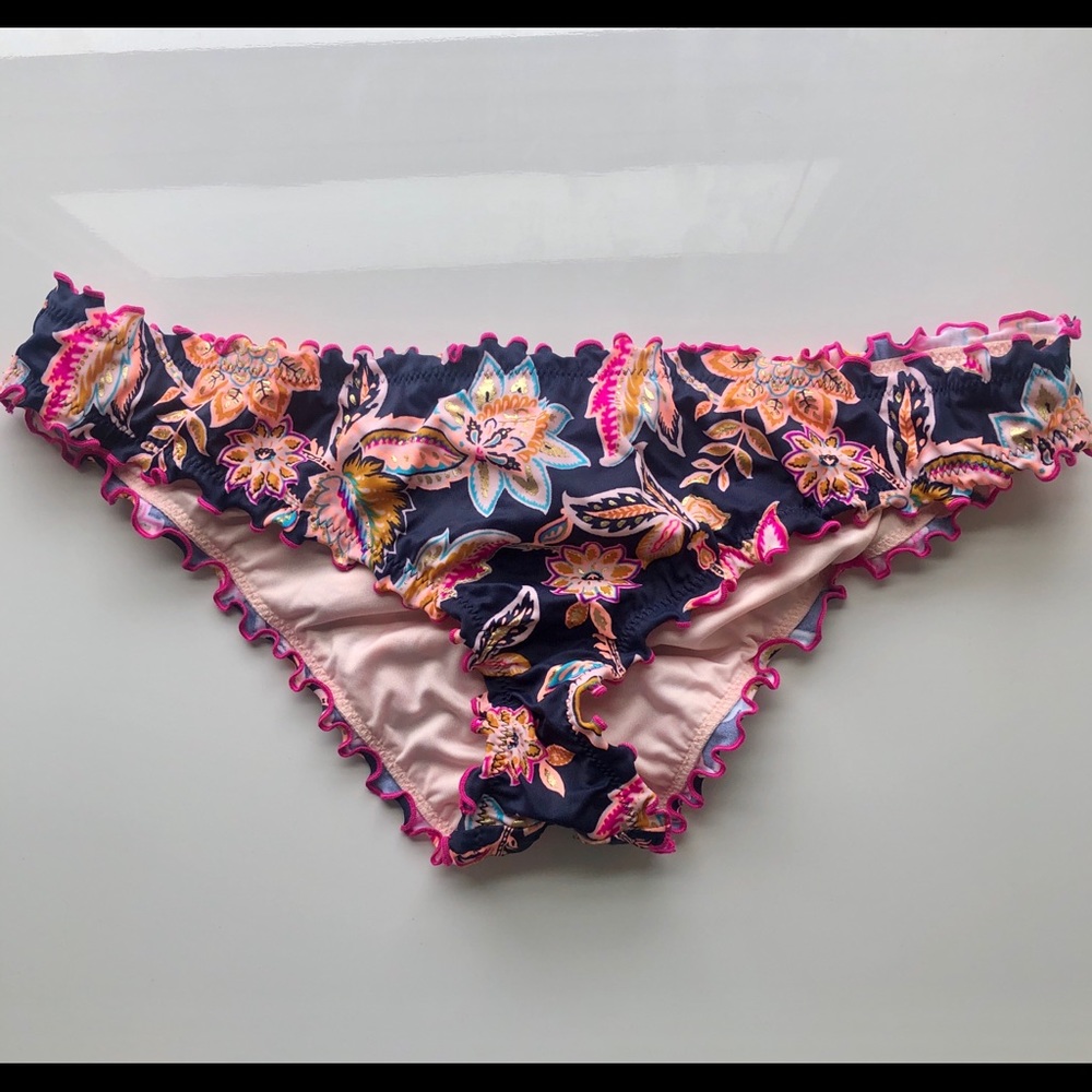 Cheeky bathing suit bottom